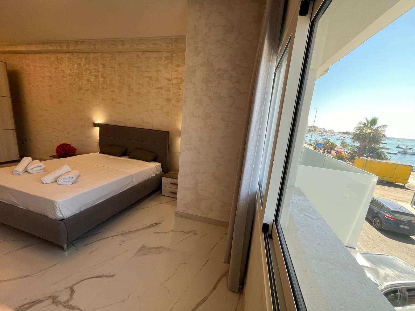 Hotel Paladini ポルト・チェザーレオ エクステリア 写真